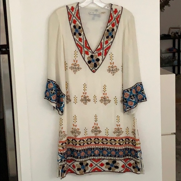 Alice + Olivia Dresses & Skirts - Alice + Olivia Sequin Tunic Dress